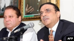 Can Nawaz Sharif (left) and PPP leader Asif Ali Zardari get along without a common foe?