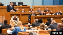 Milorad Dodik, president of Bosnia's Republika Srpska, addresses the entity's parliament. (file photo)